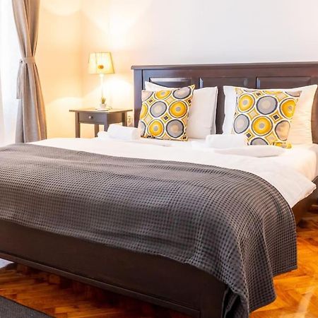 Central And Comfy 2Bdr Apartment Near Parliament Belgrade Extérieur photo