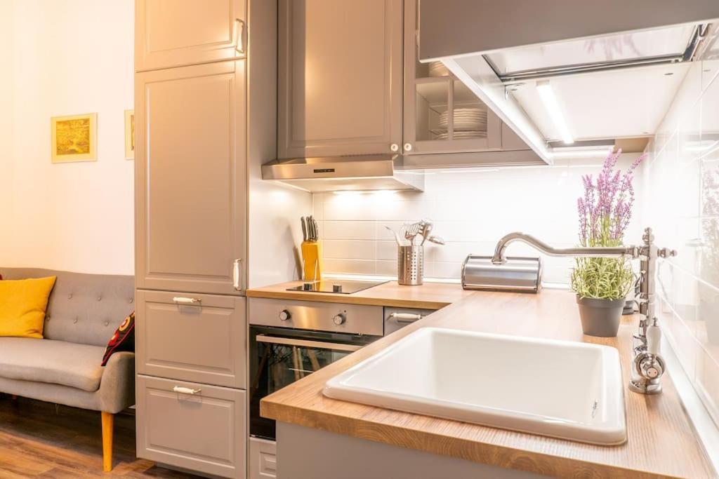 Central And Comfy 2Bdr Apartment Near Parliament Belgrade Extérieur photo
