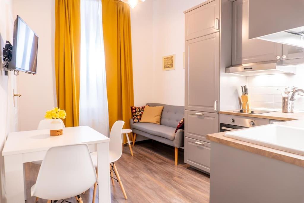 Central And Comfy 2Bdr Apartment Near Parliament Belgrade Extérieur photo