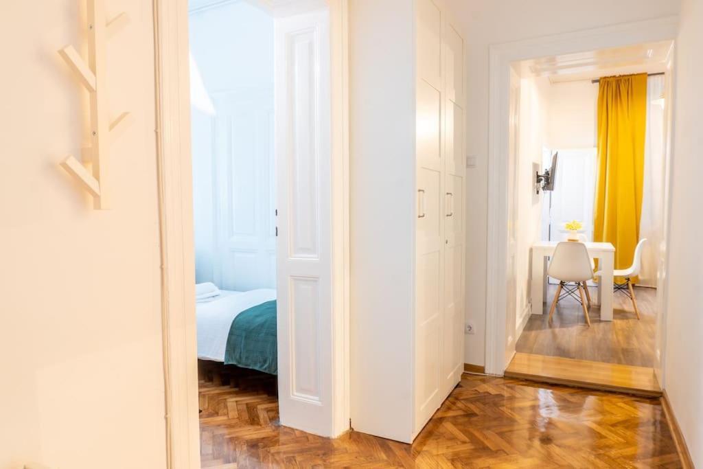 Central And Comfy 2Bdr Apartment Near Parliament Belgrade Extérieur photo