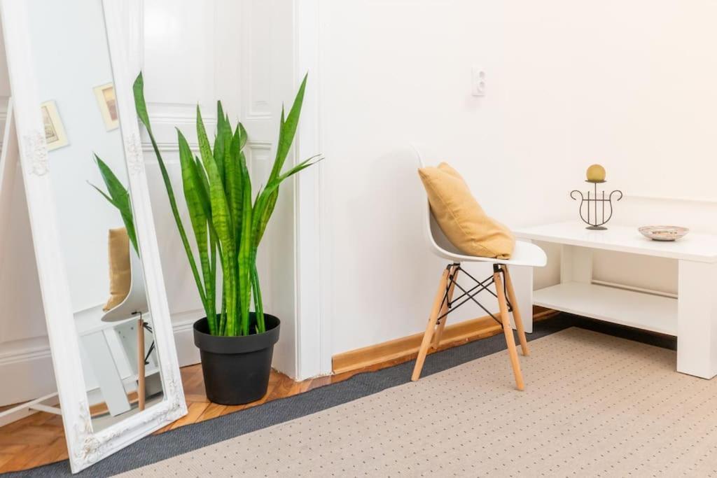 Central And Comfy 2Bdr Apartment Near Parliament Belgrade Extérieur photo